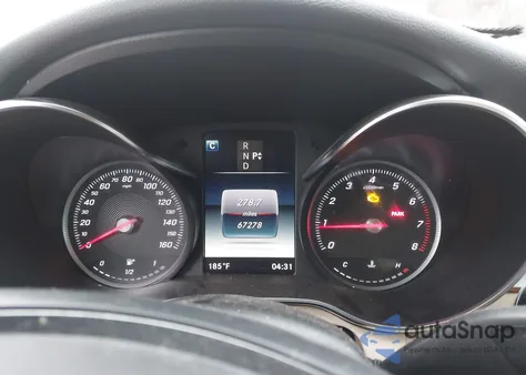 2018 Mercedes-Benz C 300 4Matic z USA, uszkodzony, nr VIN 55SWF4KB6JU251900